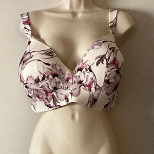 Cacique bra, 42G, like new